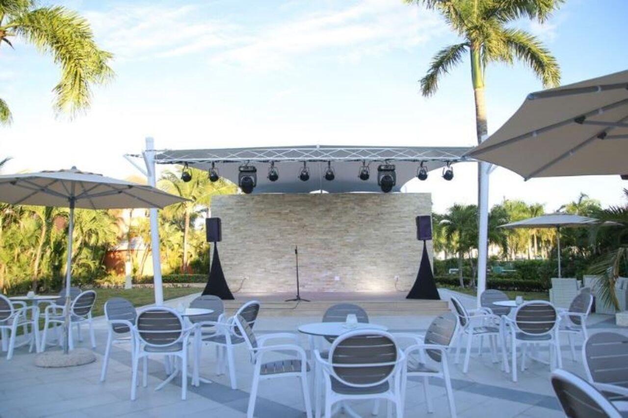 Bahia Principe Grand Punta Cana - All Inclusive Esterno foto The amphitheater at the Village Shops on Venetian Bay
